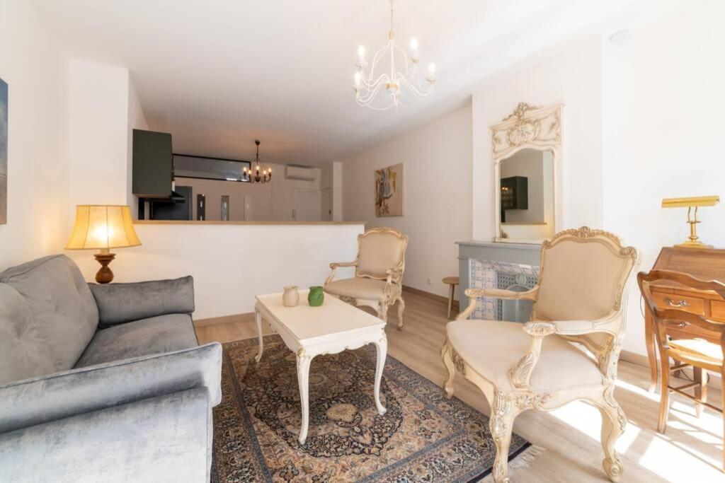 Bien D'Exception En Face Du Palais Des Papes Apartment Avignon Exterior photo