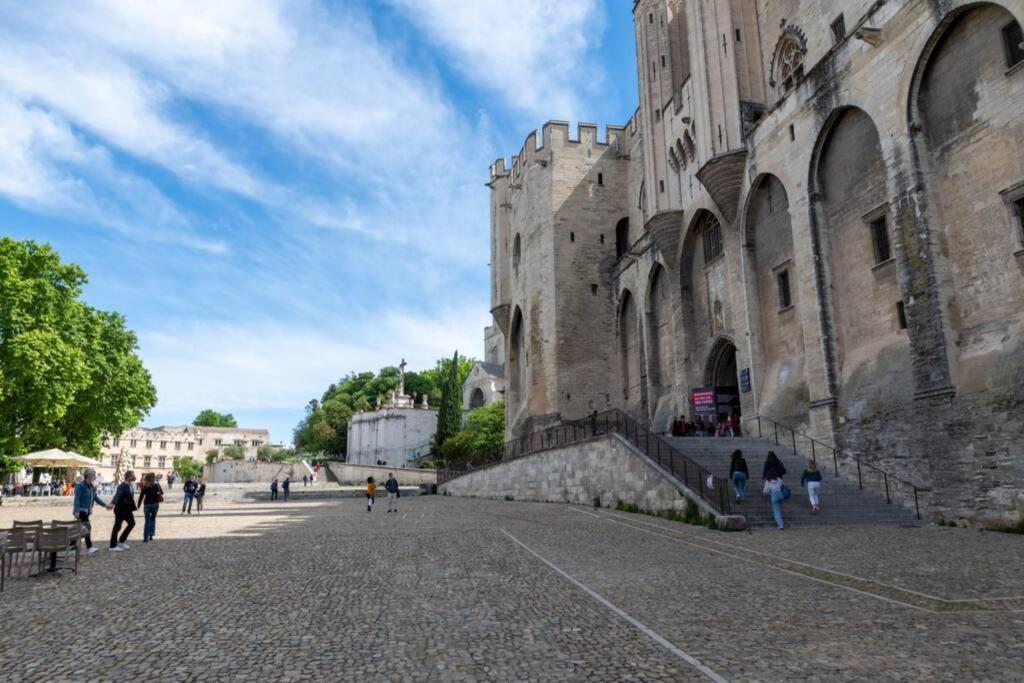 Bien D'Exception En Face Du Palais Des Papes Apartment Avignon Exterior photo