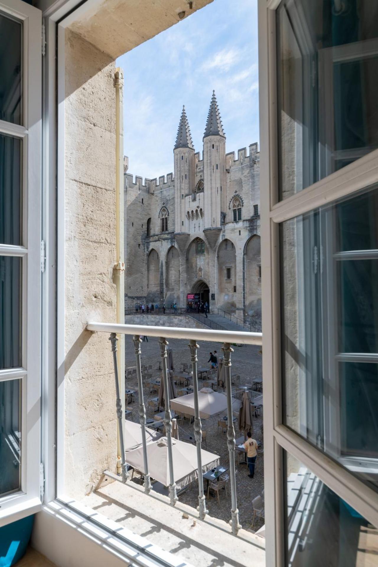 Bien D'Exception En Face Du Palais Des Papes Apartment Avignon Exterior photo