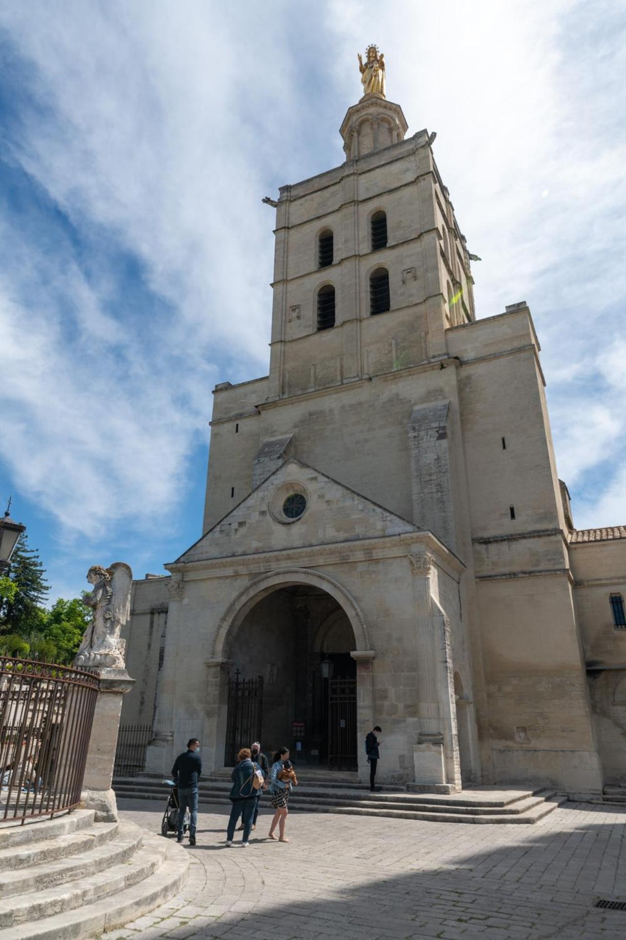 Bien D'Exception En Face Du Palais Des Papes Apartment Avignon Exterior photo