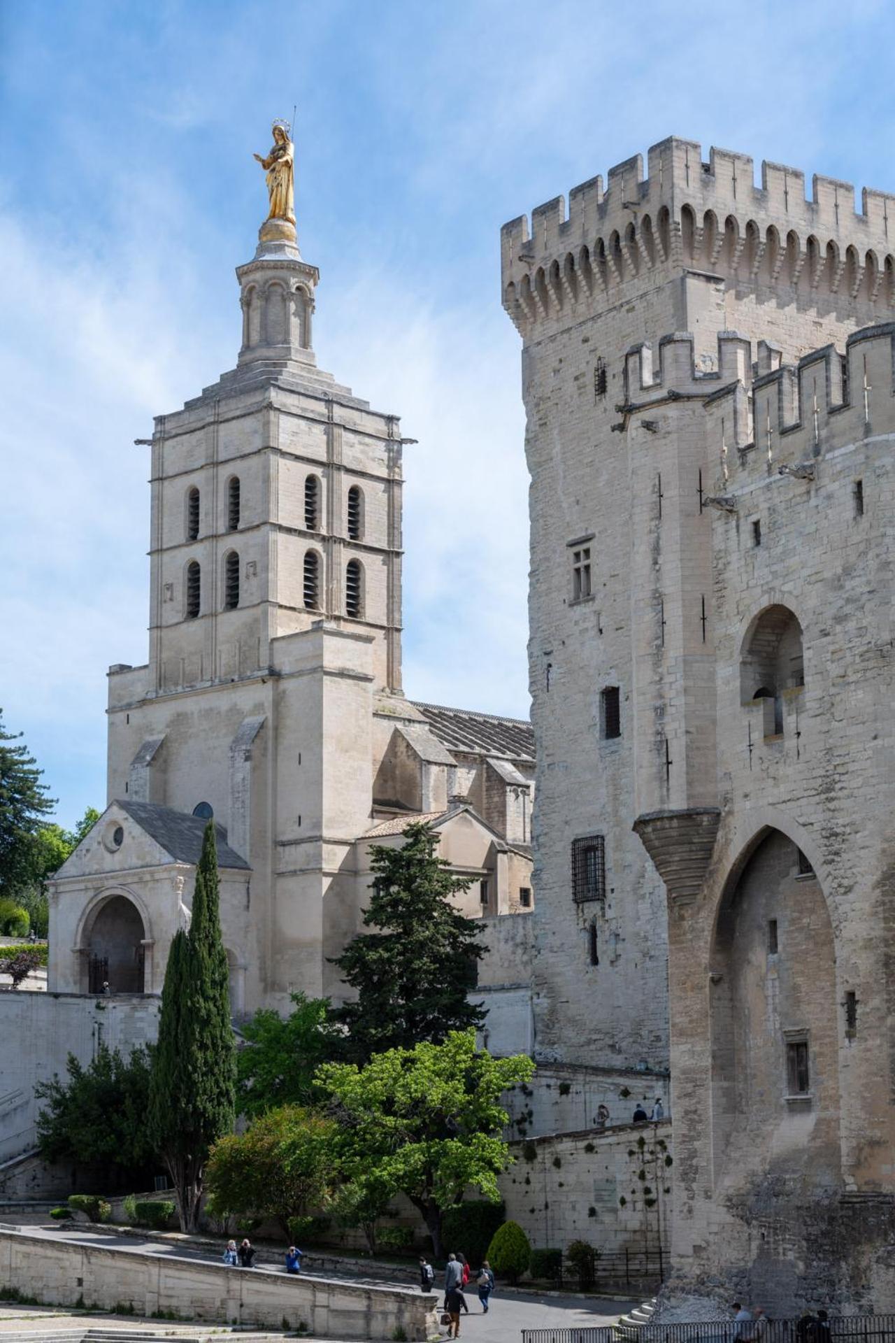 Bien D'Exception En Face Du Palais Des Papes Apartment Avignon Exterior photo
