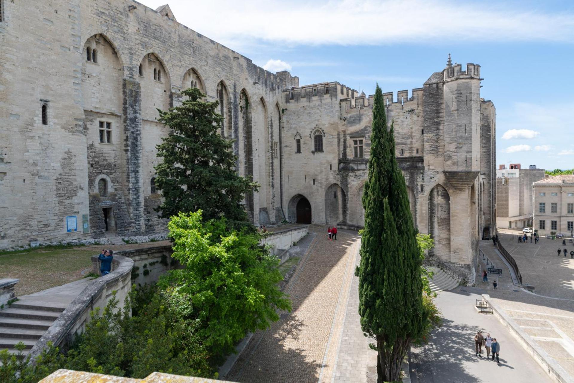 Bien D'Exception En Face Du Palais Des Papes Apartment Avignon Exterior photo
